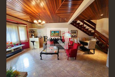 Casa de Condomínio à venda com 5 quartos, 196m² em Taquara, Rio de Janeiro