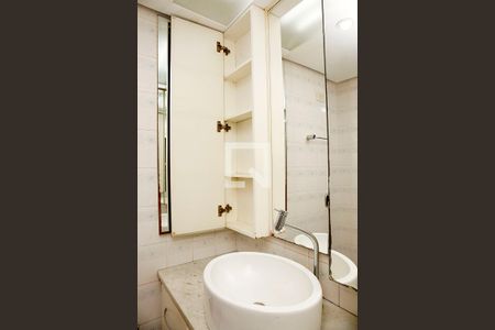 Banheiro de apartamento para alugar com 1 quarto, 50m² em Centro Histórico, Porto Alegre