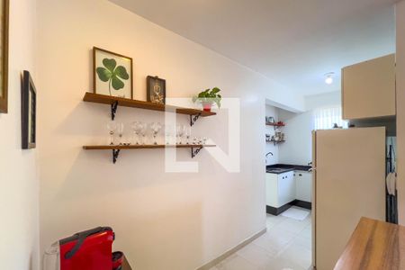 Cozinha e área de serviço  de apartamento para alugar com 2 quartos, 57m² em Vila Monumento, São Paulo