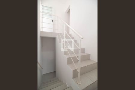 Escada de casa para alugar com 2 quartos, 100m² em Ponte Grande, Guarulhos