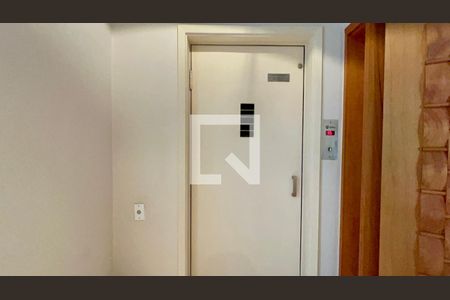 Hall de apartamento à venda com 3 quartos, 200m² em Jardim Paulista, São Paulo