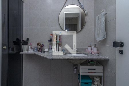 banheiro social_2 de apartamento para alugar com 1 quarto, 42m² em Aclimação, São Paulo