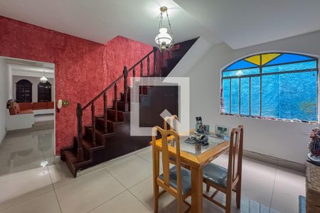 Casa à venda com 3 quartos, 240m² em Pindorama, Belo Horizonte
