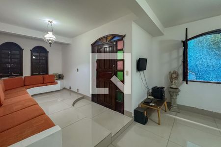 Casa à venda com 3 quartos, 240m² em Pindorama, Belo Horizonte