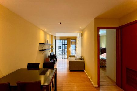 Sala de apartamento para alugar com 1 quarto, 56m² em Flamengo, Rio de Janeiro