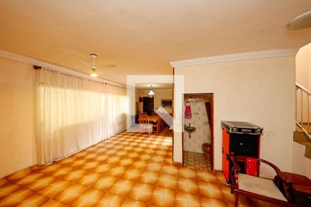 Sala de casa à venda com 4 quartos, 200m² em Jardim Guairaca, São Paulo