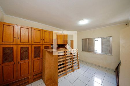 Suíte de casa à venda com 4 quartos, 200m² em Jardim Guairaca, São Paulo