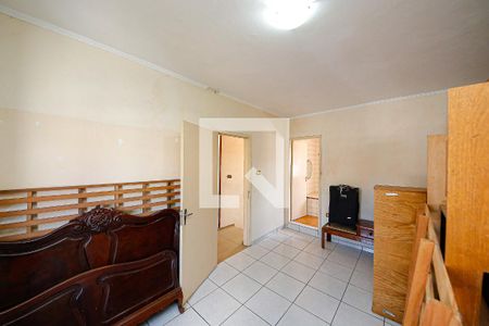 Suíte de casa à venda com 4 quartos, 200m² em Jardim Guairaca, São Paulo