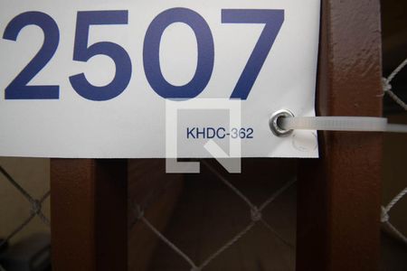 Placa de casa à venda com 4 quartos, 109m² em Vila Gustavo, São Paulo