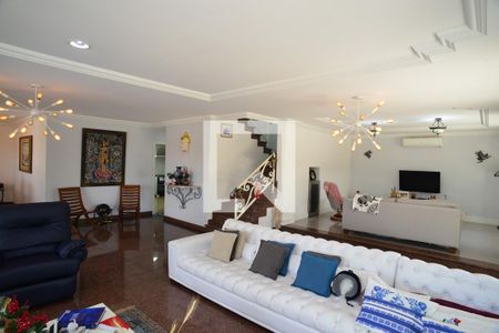 Sala de casa de condomínio à venda com 5 quartos, 550m² em Barra da Tijuca, Rio de Janeiro