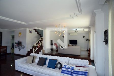 Sala de casa de condomínio à venda com 5 quartos, 550m² em Barra da Tijuca, Rio de Janeiro