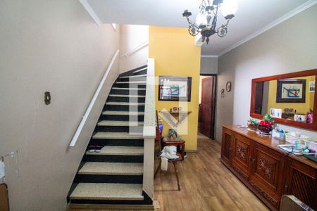 Escada de casa à venda com 3 quartos, 90m² em Jardim Aeroporto, São Paulo