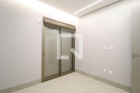 Casa de Condomínio para alugar com 4 quartos, 230m² em Granja Marileusa, Uberlândia