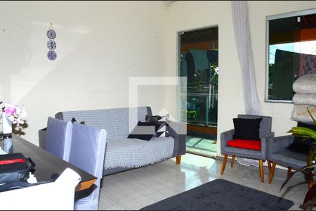 Sala de casa à venda com 2 quartos, 250m² em Goiânia, Belo Horizonte