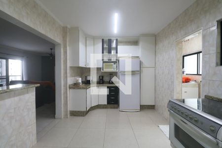 Cozinha de apartamento para alugar com 3 quartos, 134m² em V Guaruja, Guarujá