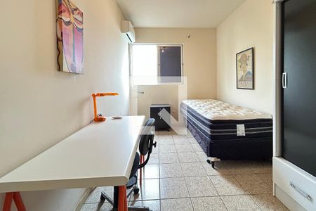 Quarto 1 de apartamento para alugar com 2 quartos, 73m² em Itacorubi, Florianópolis