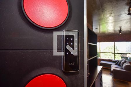 Fechadura Eletrônica de apartamento para alugar com 1 quarto, 70m² em Panamby, São Paulo