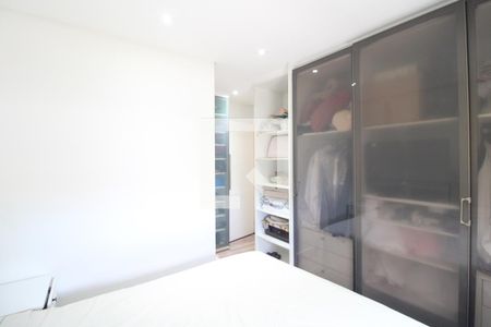 Suíte de apartamento à venda com 3 quartos, 94m² em Vila Campo Grande, São Paulo