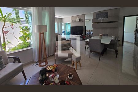 Sala de casa de condomínio para alugar com 5 quartos, 292m² em Aclimação, Uberlândia