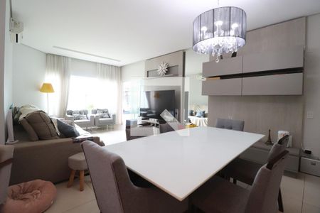 Sala de casa de condomínio para alugar com 5 quartos, 292m² em Aclimação, Uberlândia