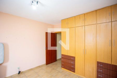 Quarto 1 de casa à venda com 5 quartos, 188m² em Taboão, Diadema