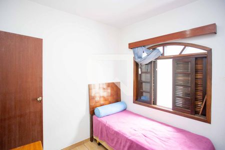 Quarto 2 de casa à venda com 5 quartos, 188m² em Taboão, Diadema