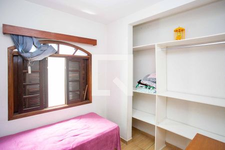 Quarto 2 de casa à venda com 5 quartos, 188m² em Taboão, Diadema