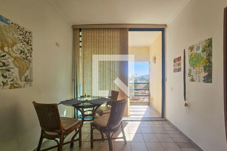 Sala de apartamento para alugar com 2 quartos, 68m² em Jardim Las Palmas, Guarujá