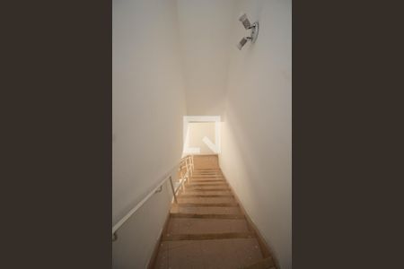 Escada de casa à venda com 3 quartos, 165m² em Jardim Sao Jose, São Paulo