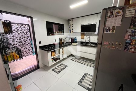 Cozinha de casa de condomínio à venda com 2 quartos, 101m² em Tauá, Rio de Janeiro