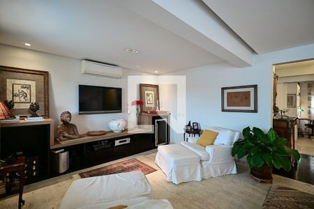 Sala de Tv de apartamento para alugar com 3 quartos, 182m² em Real Parque, São Paulo