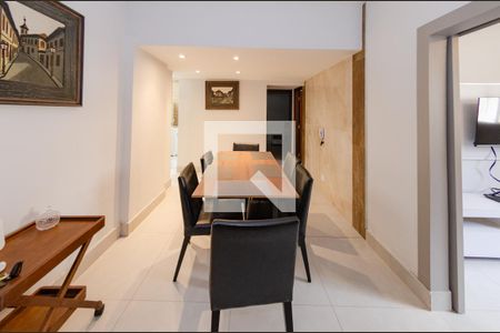 Sala de apartamento para alugar com 2 quartos, 80m² em Sion, Belo Horizonte