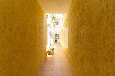 Corredor Externo de casa para alugar com 3 quartos, 400m² em Vila Lúcia, São Paulo