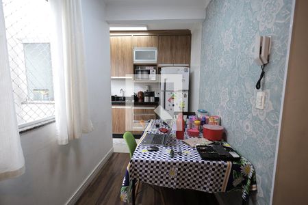 Sala de apartamento à venda com 2 quartos, 90m² em Vila Aquilino, Santo André