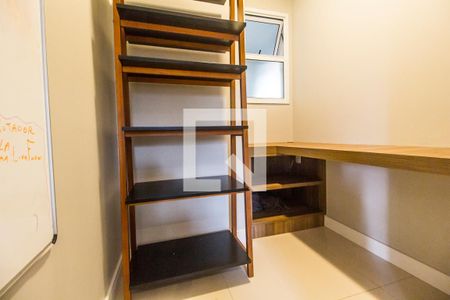 Apartamento à venda com 98m², 2 quartos e 2 vagasEscritório