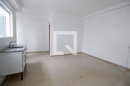 Quarto/Sala/Cozinha de kitnet/studio para alugar com 1 quarto, 25m² em Parque Pinheiros, Taboão da Serra