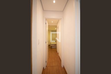 Corredor de apartamento à venda com 2 quartos, 68m² em Vila Zanardi, Guarulhos