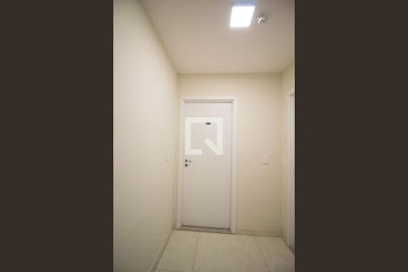 Hall de entrada de apartamento à venda com 2 quartos, 68m² em Vila Zanardi, Guarulhos