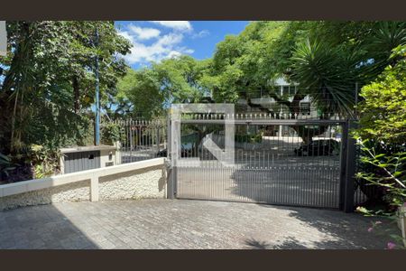 Garagem de casa à venda com 3 quartos, 420m² em Alto de Pinheiros, São Paulo