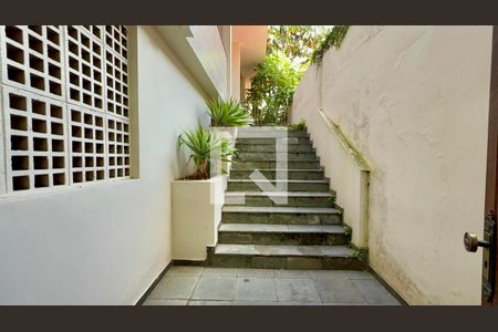 Entrada de casa à venda com 3 quartos, 420m² em Alto de Pinheiros, São Paulo