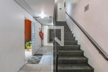 Escada do prédio  de apartamento à venda com 2 quartos, 44m² em Casa Grande, Diadema