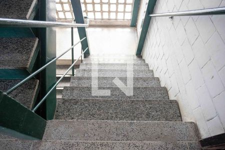 Escada de apartamento à venda com 2 quartos, 60m² em Conceição, Diadema