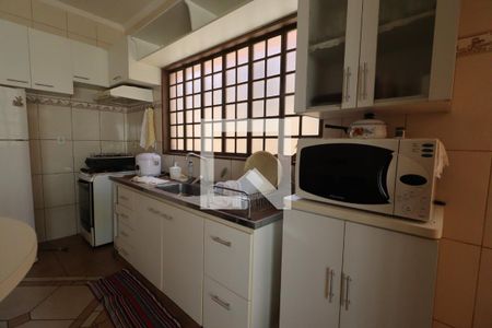 Cozinha de casa para alugar com 3 quartos, 180m² em Planalto Verde, Ribeirão Preto