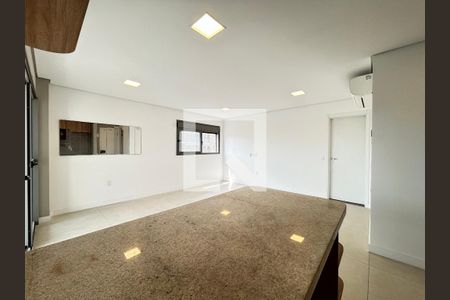 Sala/Cozinha de apartamento para alugar com 1 quarto, 73m² em Indianópolis, São Paulo