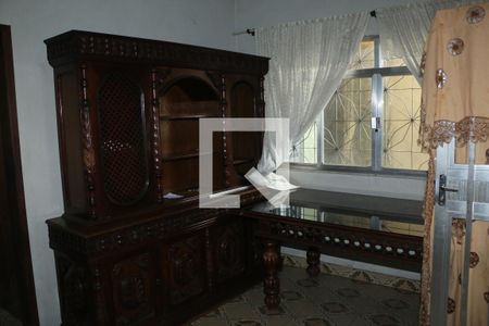 sala de casa para alugar com 2 quartos, 381m² em Floresta, Nova Iguaçu