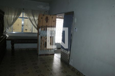 sala de casa para alugar com 2 quartos, 381m² em Floresta, Nova Iguaçu