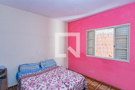 Quarto 2 de casa para alugar com 2 quartos, 110m² em Vila Serralheiro, São Paulo