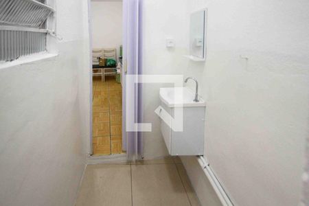 Banheiro de casa para alugar com 1 quarto, 48m² em Vila Ivg, São Paulo