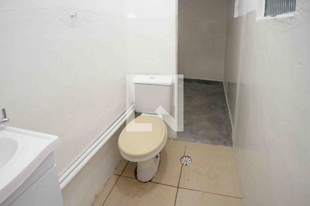 Banheiro de casa para alugar com 1 quarto, 48m² em Vila Ivg, São Paulo