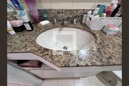 Suíte 1 - Banheiro de casa de condomínio à venda com 4 quartos, 116m² em Vargem Pequena, Rio de Janeiro